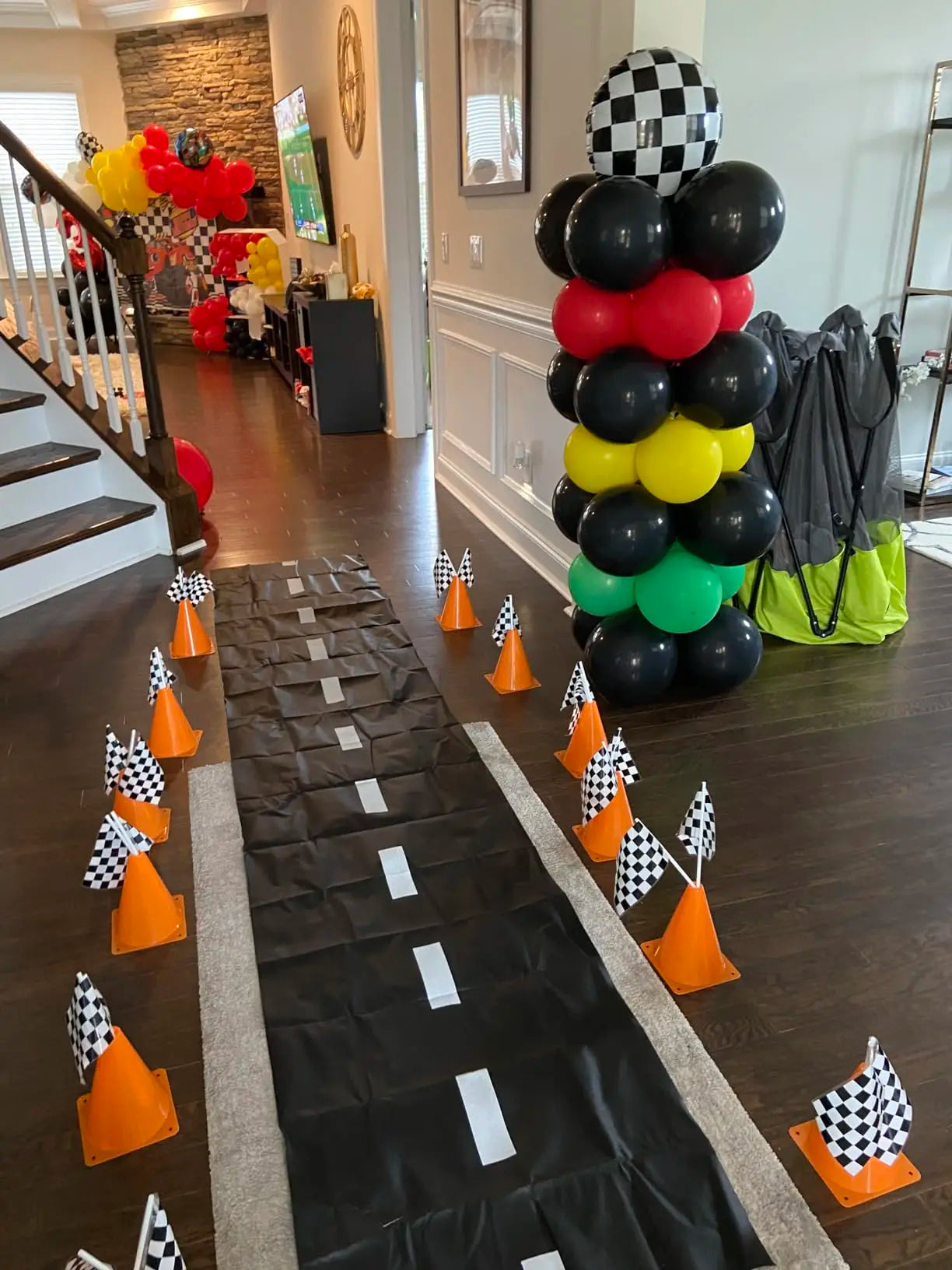 RaceSet – Traffic Cones & Racing Flags Party Decoration Set